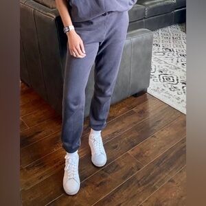 Aritzia TNA Cozy Fleece Perfect Hi-Rise Sweatpants